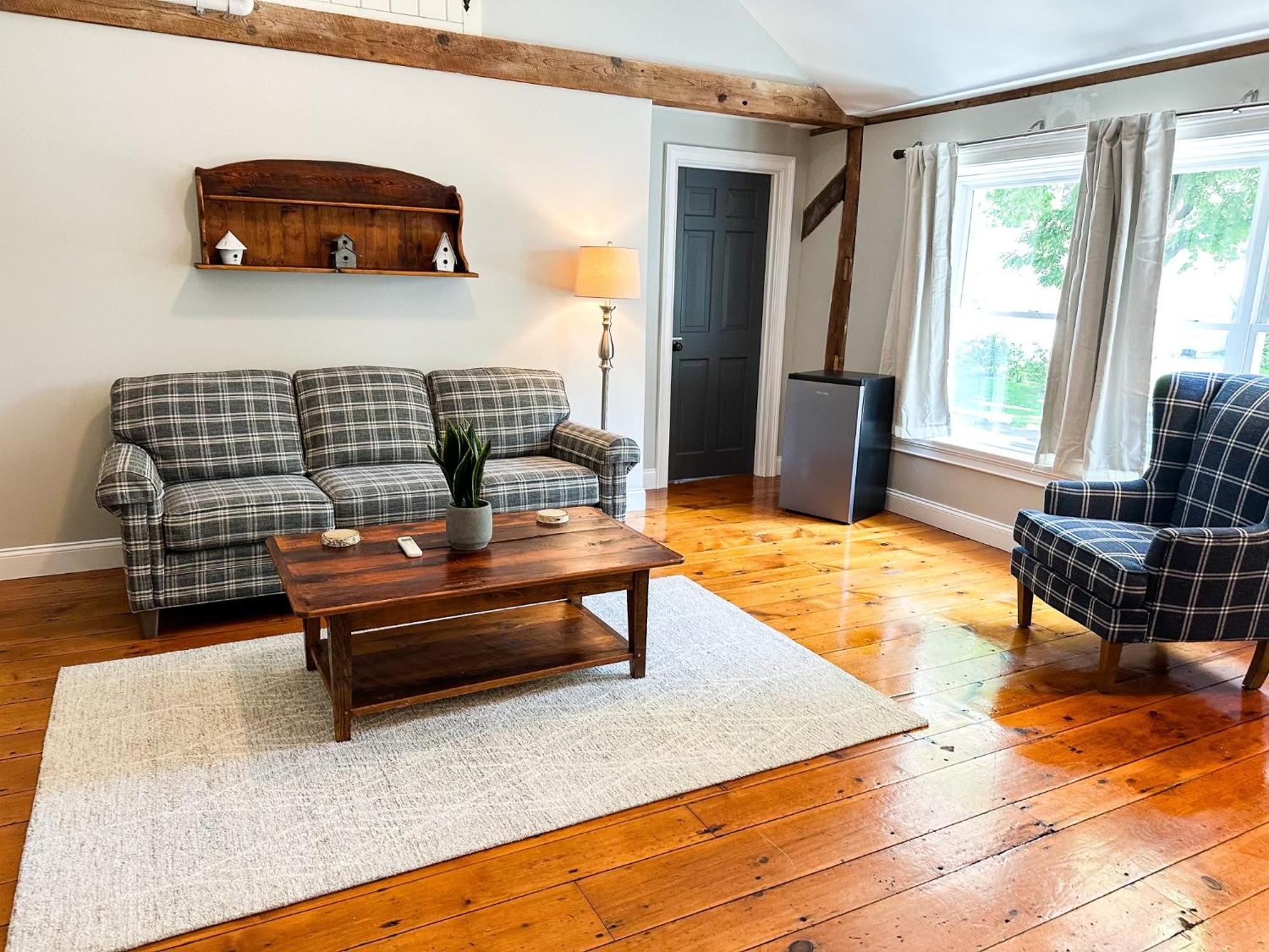 The Black Walnut Inn Amherst Bagian luar foto