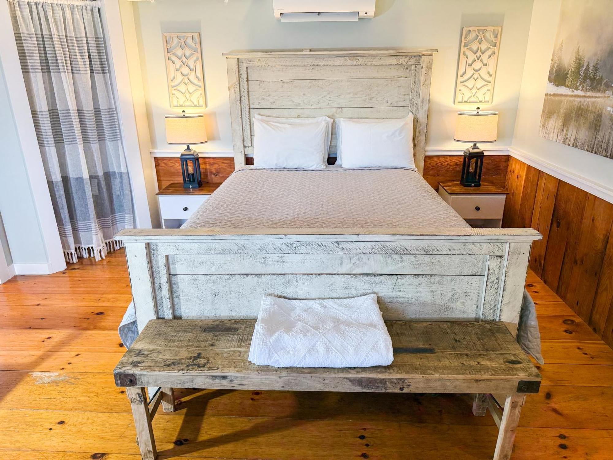 The Black Walnut Inn Amherst Bagian luar foto