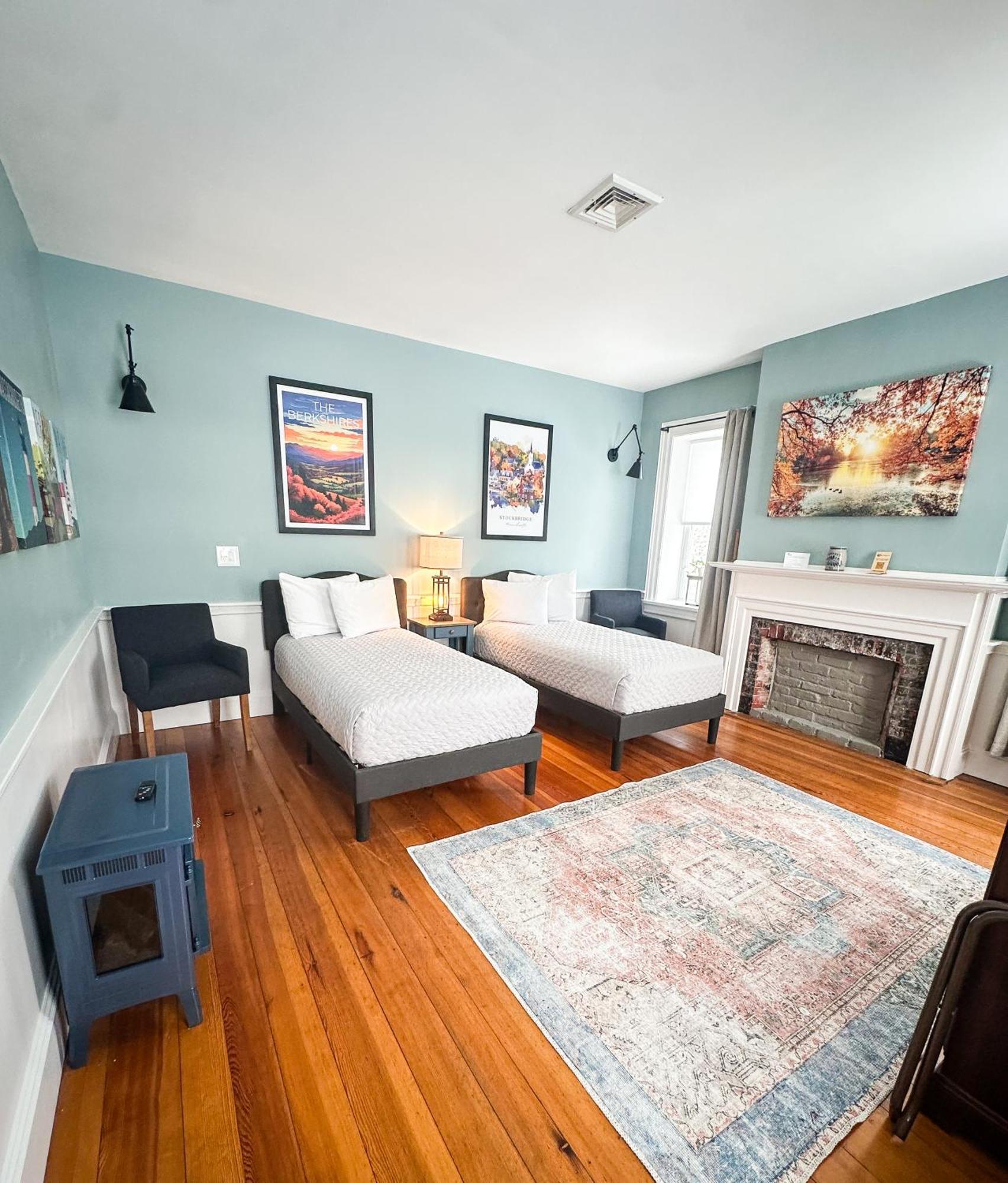 The Black Walnut Inn Amherst Bagian luar foto