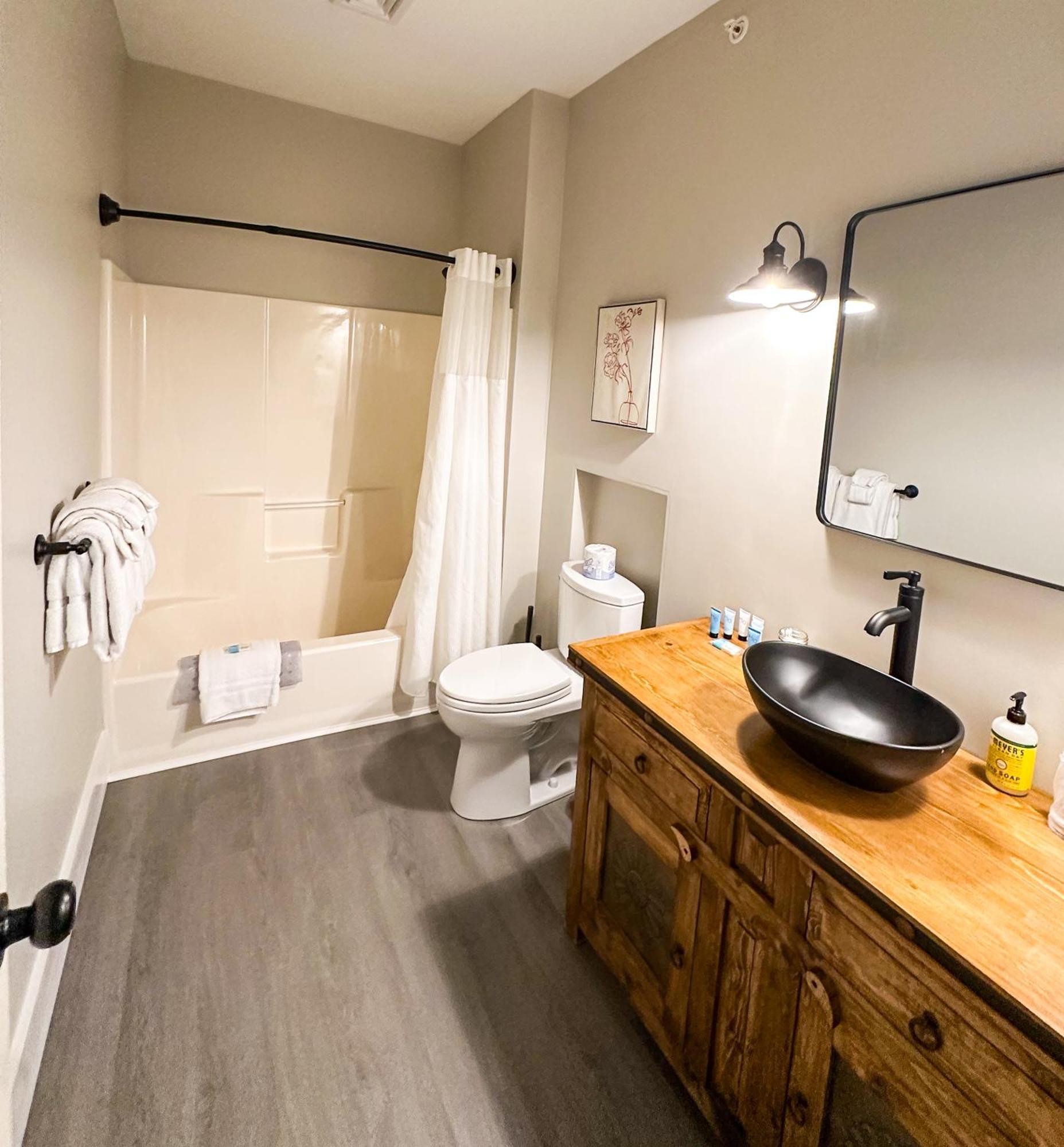 The Black Walnut Inn Amherst Bagian luar foto