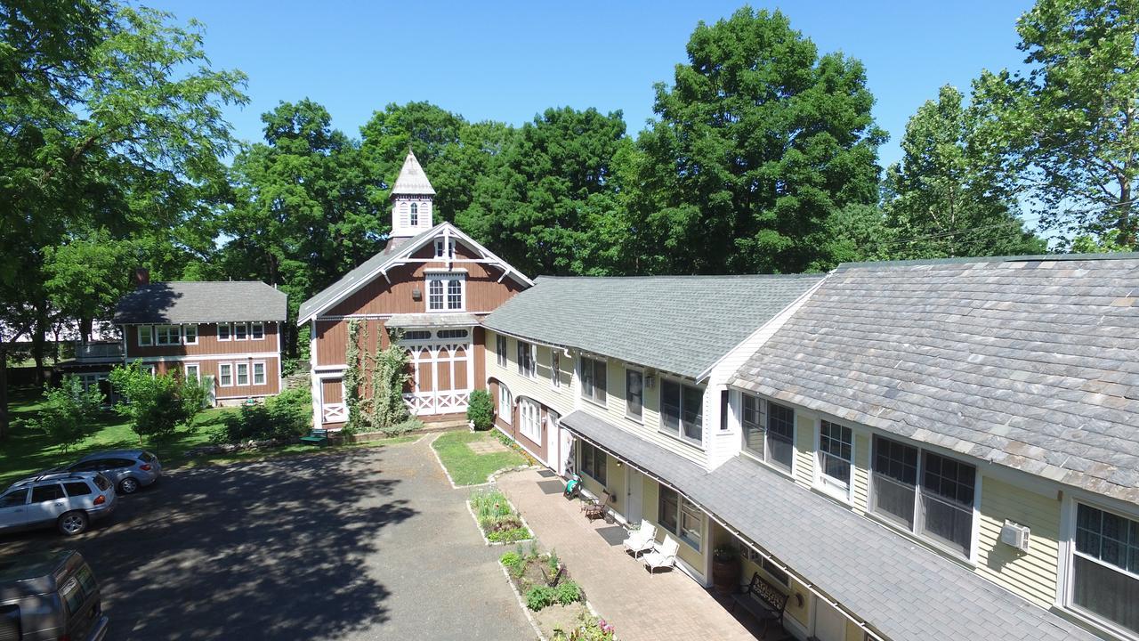 The Black Walnut Inn Amherst Bagian luar foto