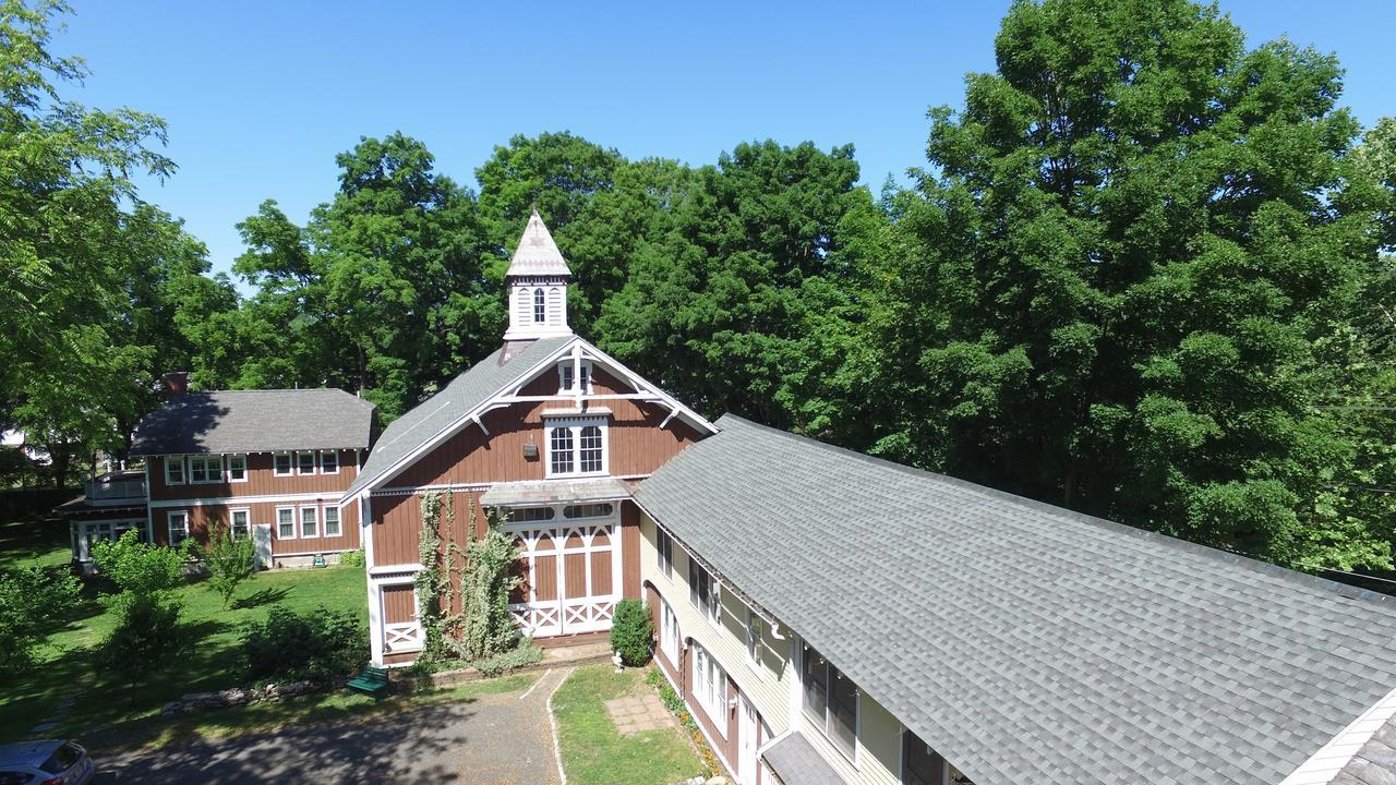 The Black Walnut Inn Amherst Bagian luar foto